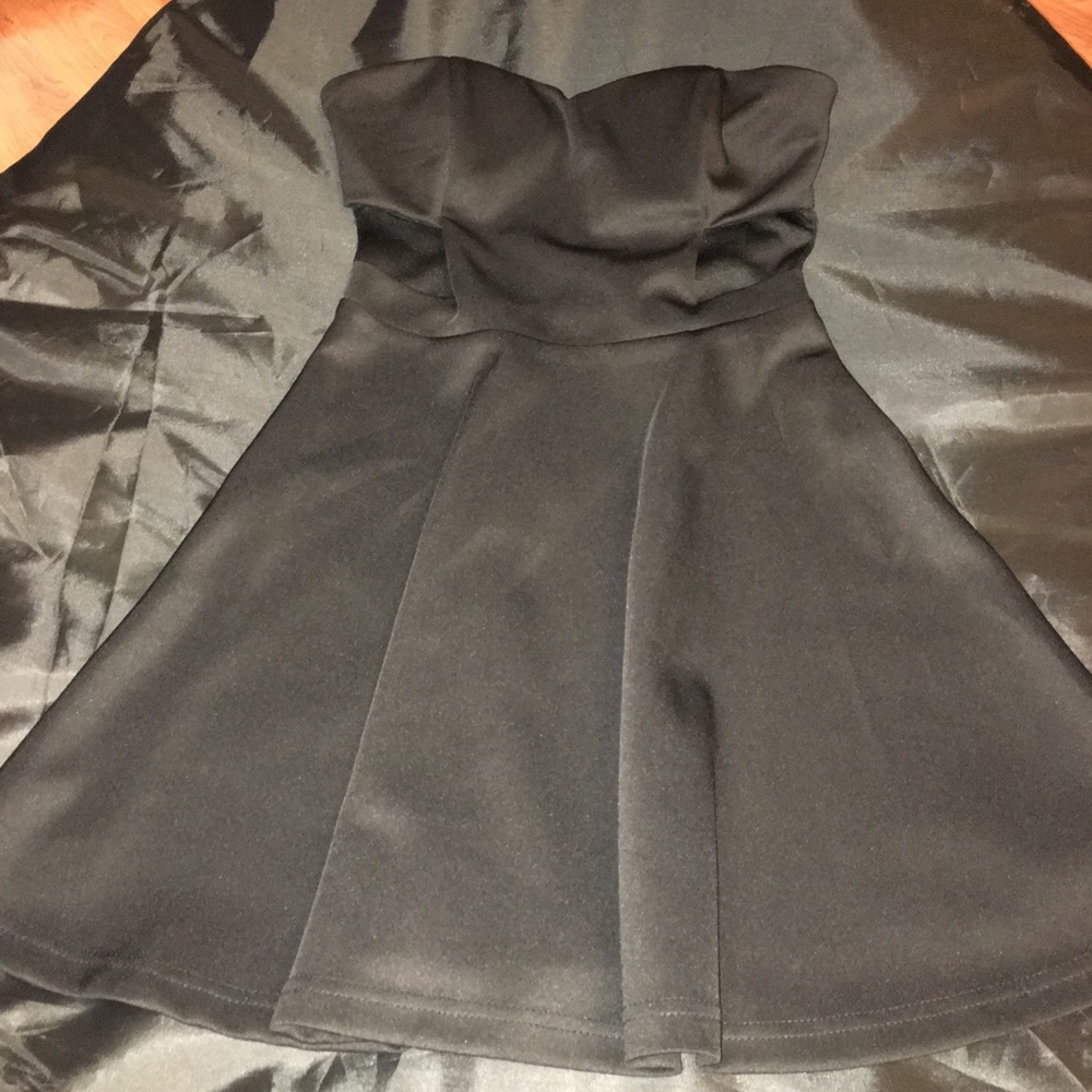 Sans Souci strapless cut-out dress size Small